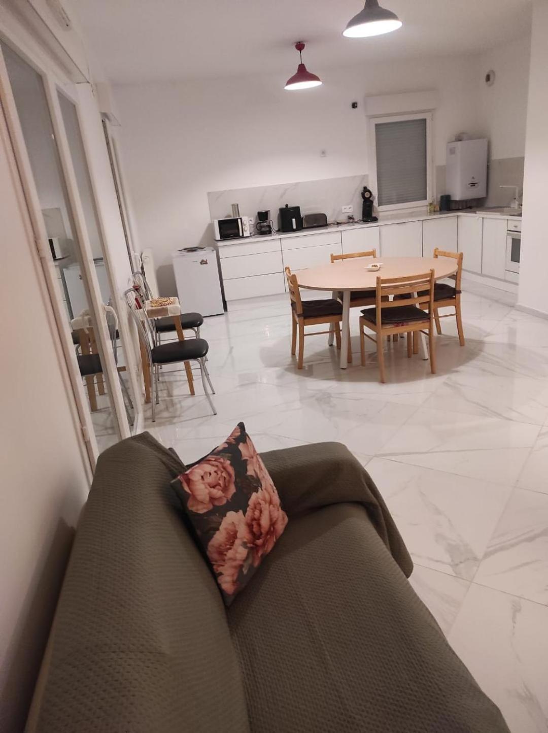 Tres Bel Appartement Avec Grand Jardin, Proche De Paris Витри-сюр-Сен Экстерьер фото